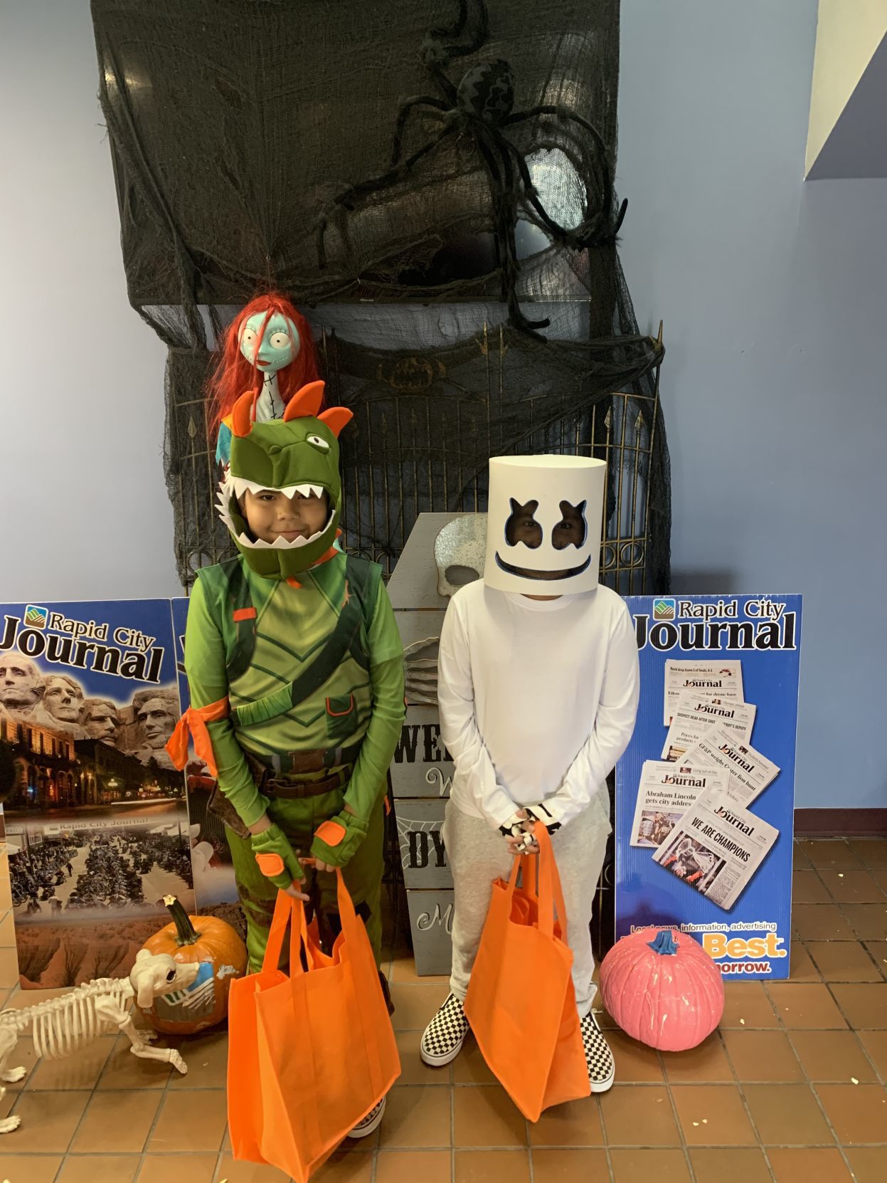 Halloween Pictures to run in Thursday's paper 120.JPG